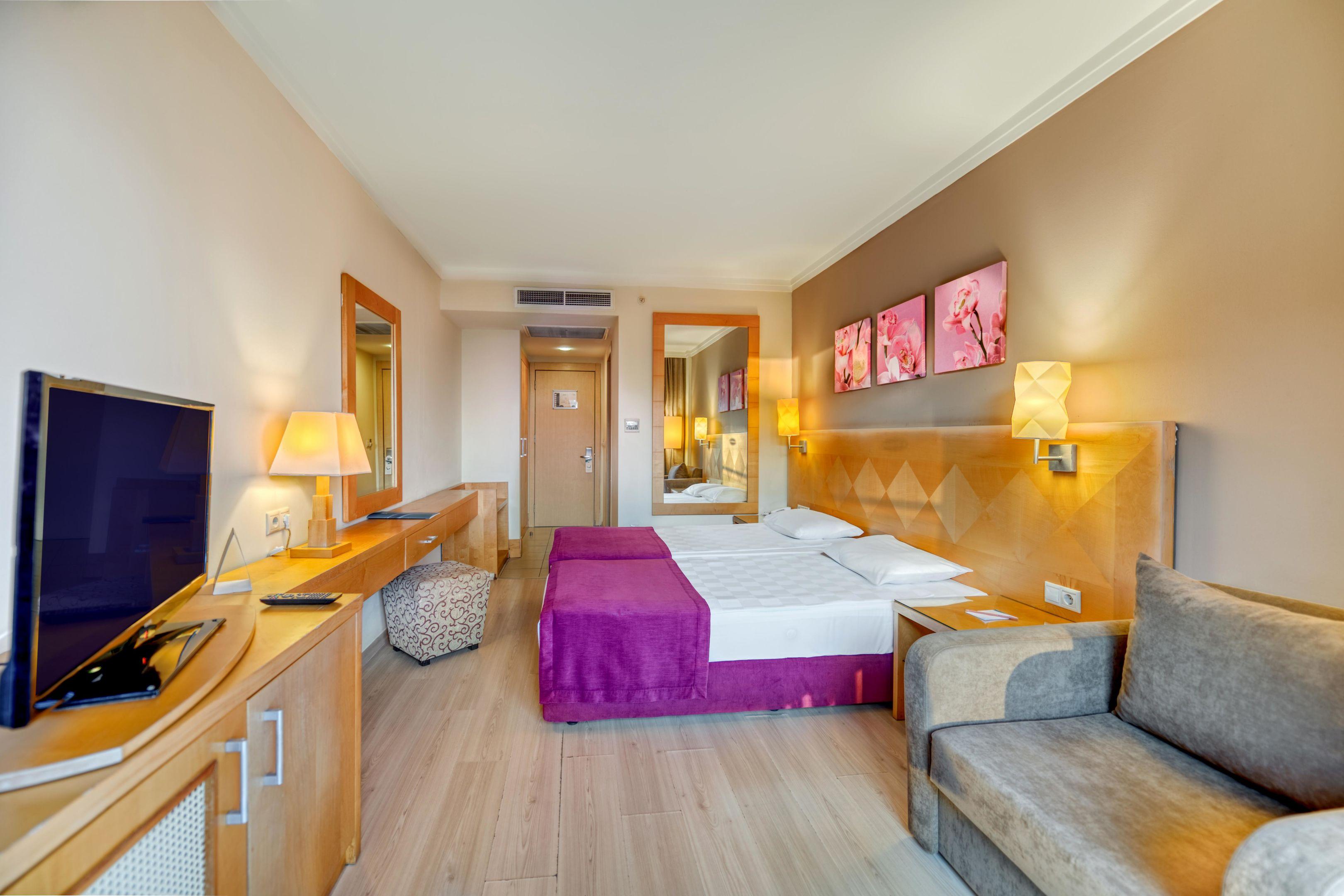 Sealife Buket Resort & Beach Hotel Окурджалар Екстериор снимка