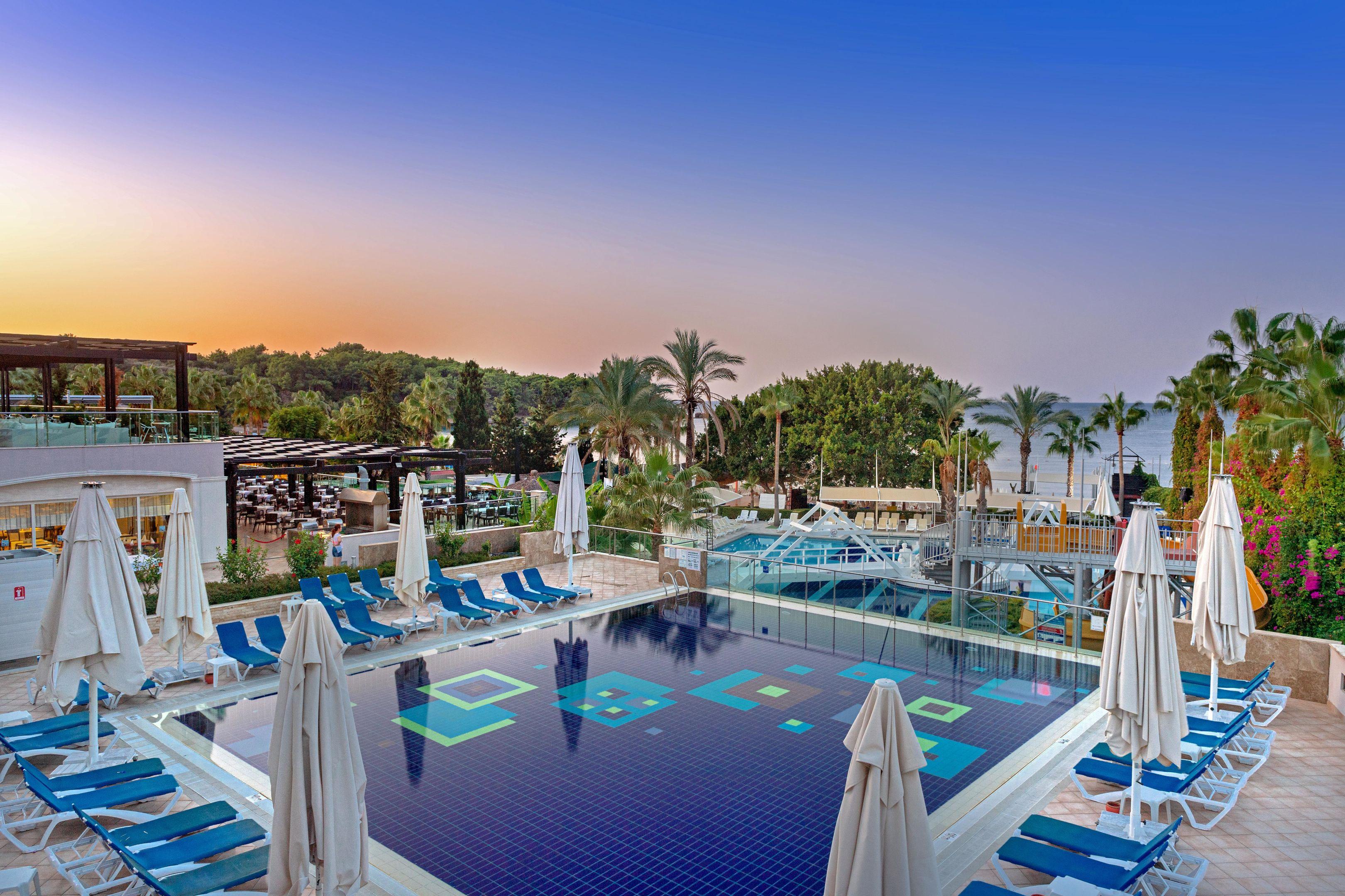 Sealife Buket Resort & Beach Hotel Окурджалар Екстериор снимка