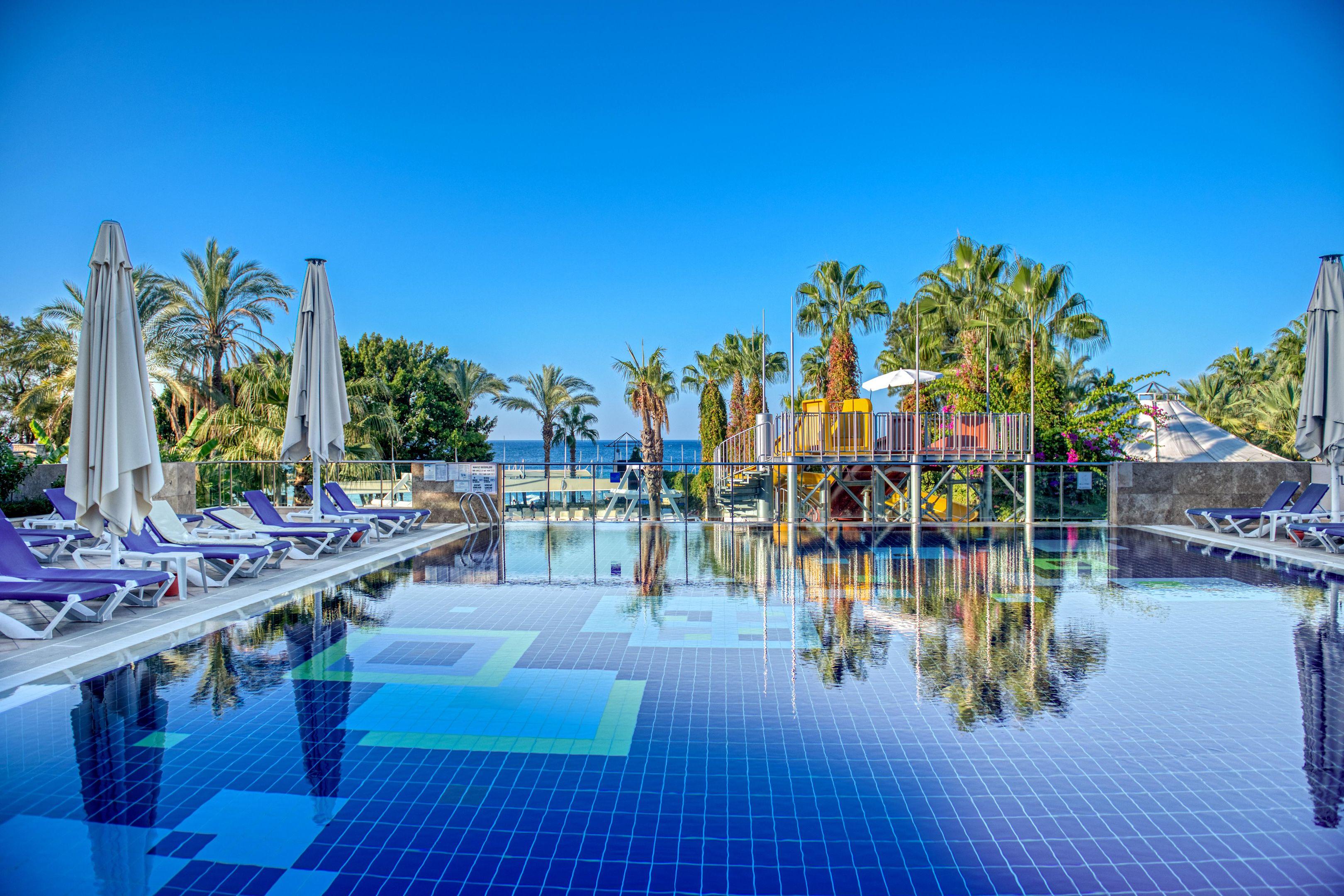 Sealife Buket Resort & Beach Hotel Окурджалар Екстериор снимка