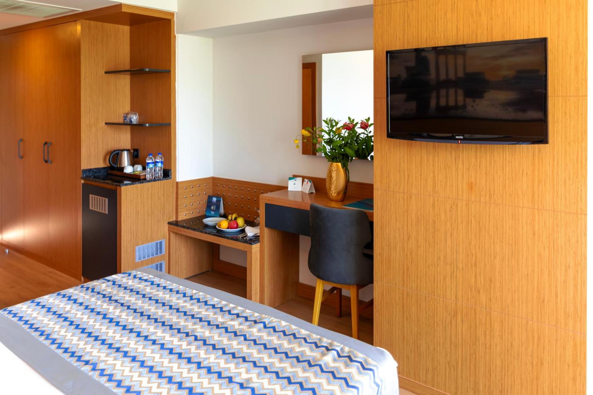 Sealife Buket Resort & Beach Hotel Окурджалар Екстериор снимка