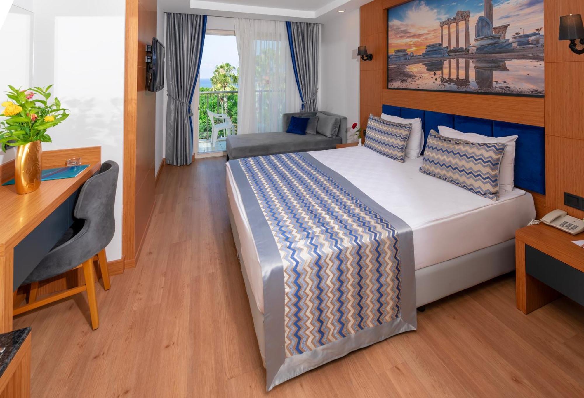 Sealife Buket Resort & Beach Hotel Окурджалар Екстериор снимка