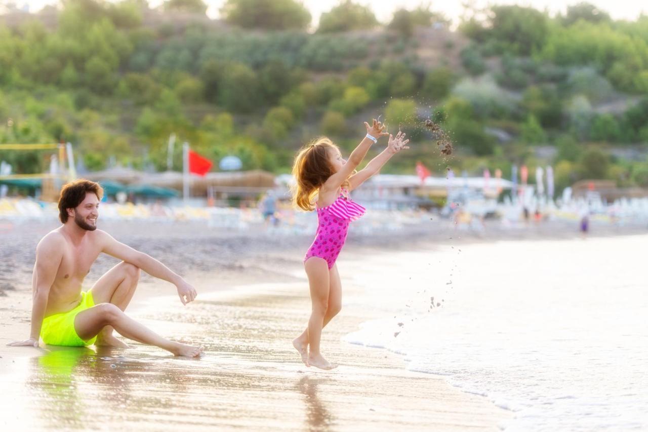 Sealife Buket Resort & Beach Hotel Окурджалар Екстериор снимка